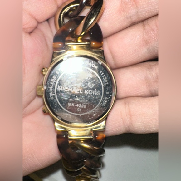 Michael Kors Collection Women's MK4222 Chain Gold/Tortoise Watch - Picture 4 of 5